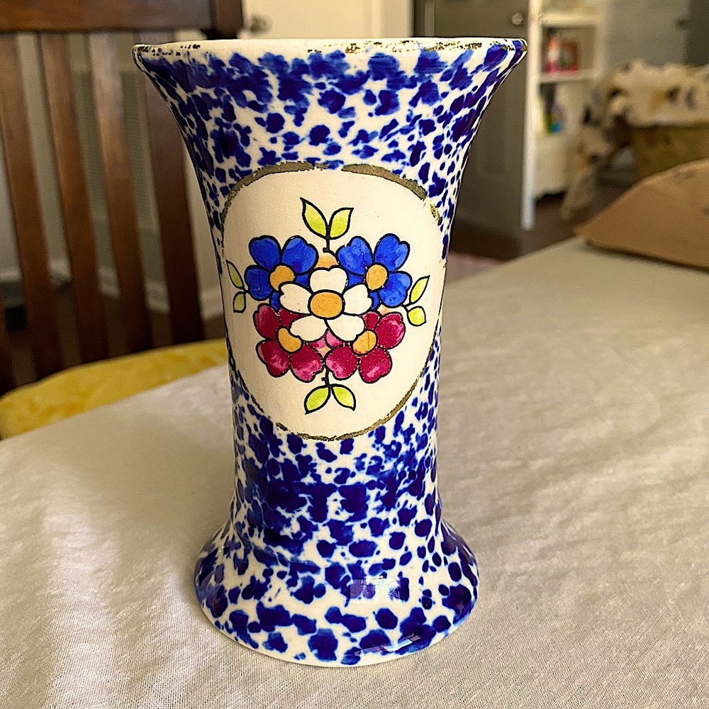 Pretty Czechoslovakian vintage vase. 5.25x3.25. Royal blue speckled with flowers